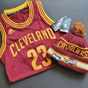 LeBron James Cleveland Cavaliers Jersey (Small/Kids) with Cavs Winter Hat Bundle